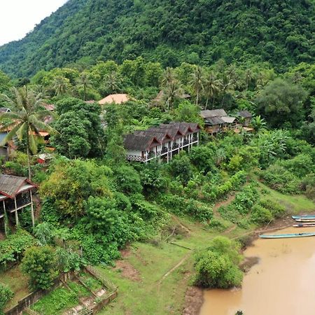 Pdv Guesthouse Muang Ngoi Екстер'єр фото