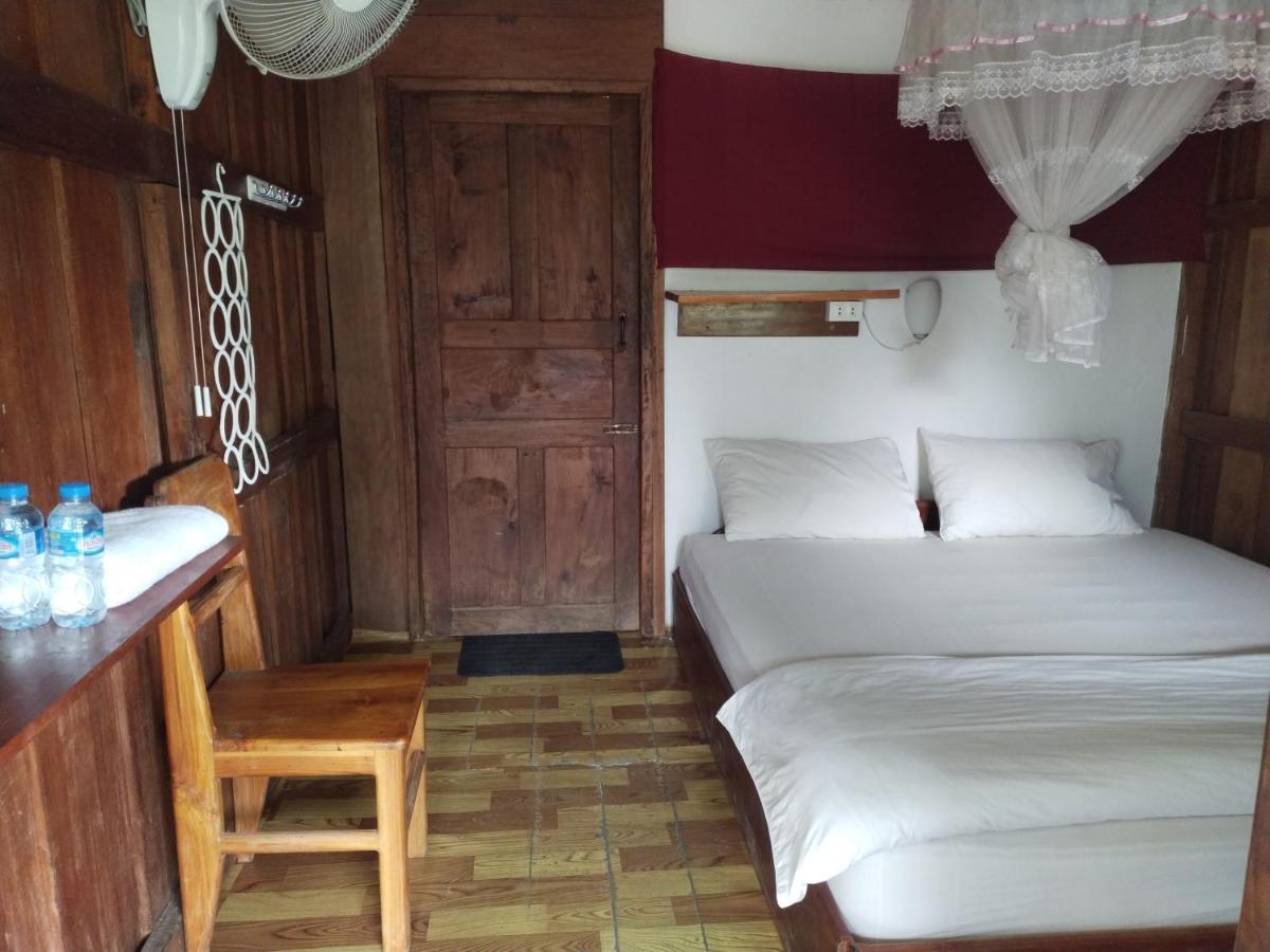 Pdv Guesthouse Muang Ngoi Екстер'єр фото