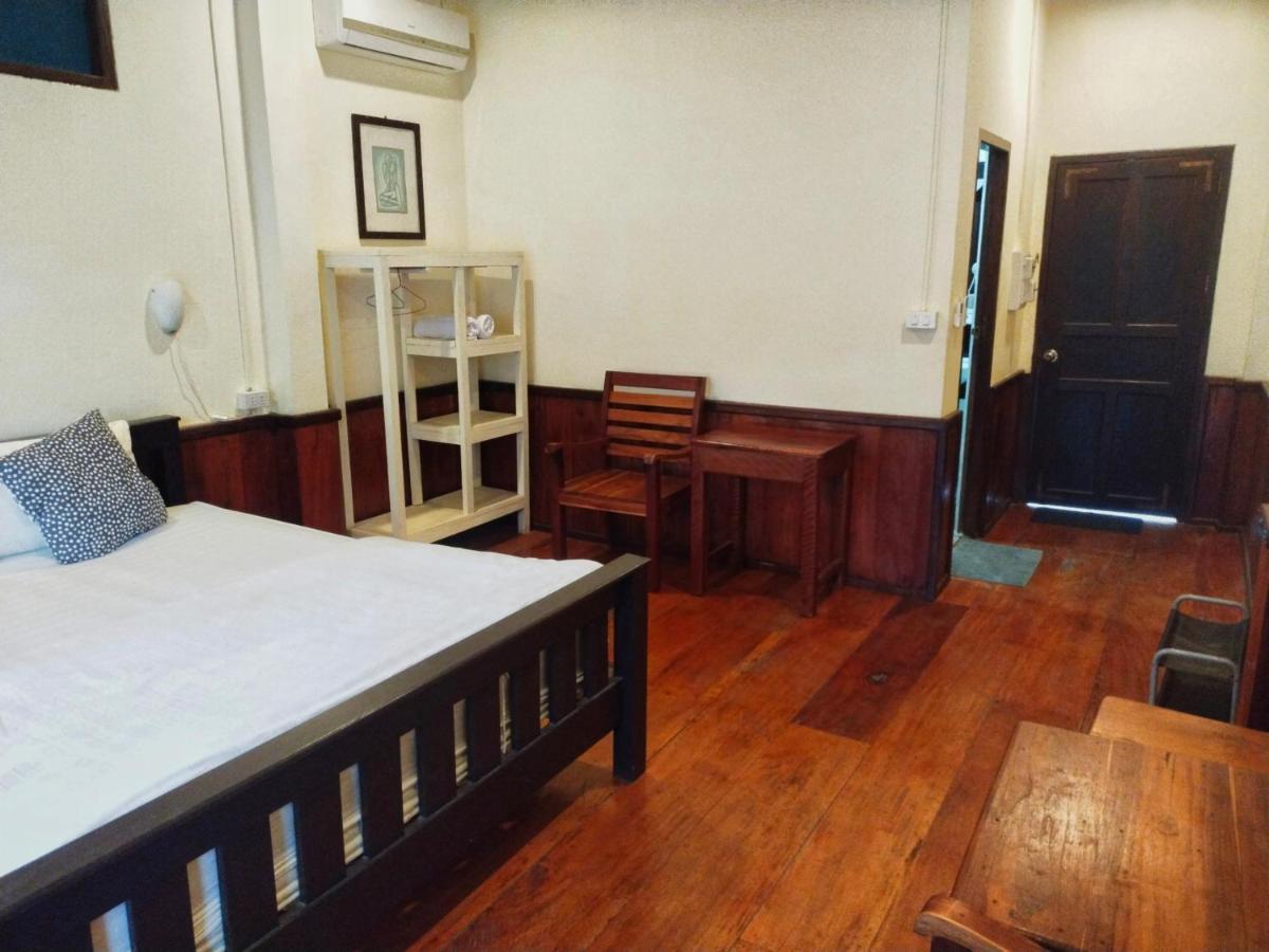 Pdv Guesthouse Muang Ngoi Екстер'єр фото