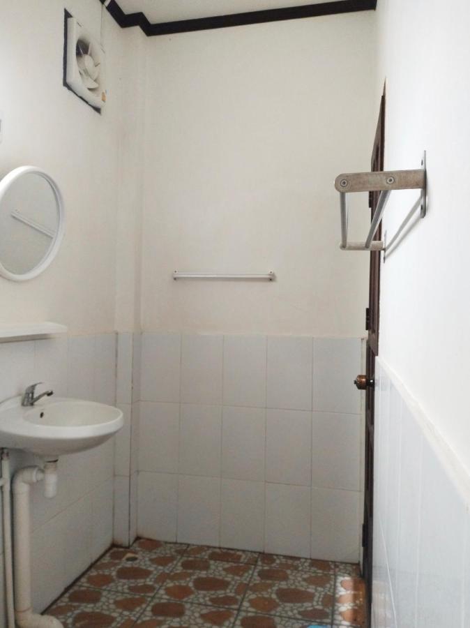 Pdv Guesthouse Muang Ngoi Екстер'єр фото
