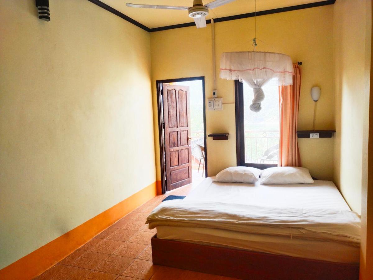 Pdv Guesthouse Muang Ngoi Екстер'єр фото